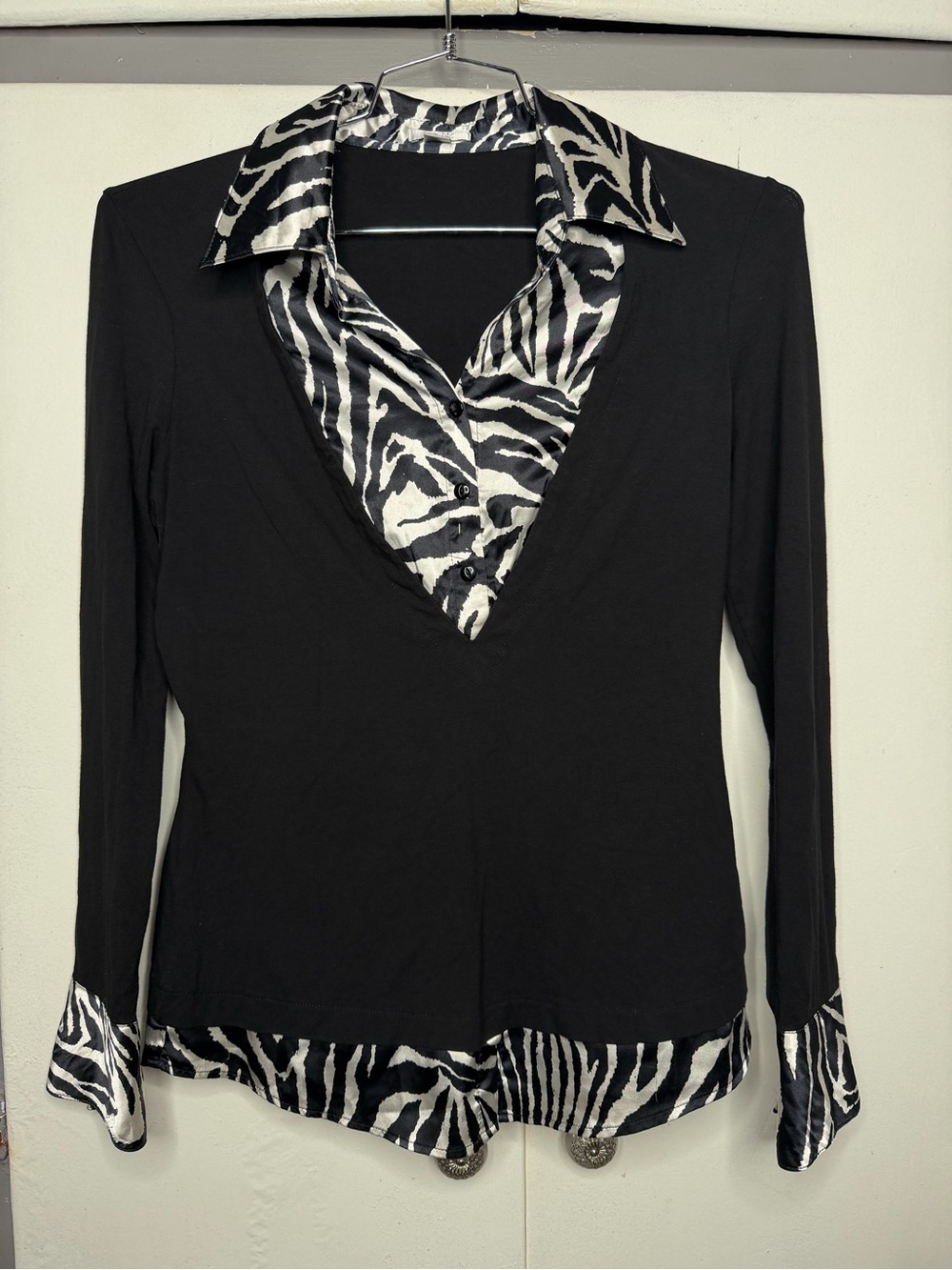 Cache Women Black Long-Sleeve V-Neck Y2K Top Zebra Print Collar & Trim Size L